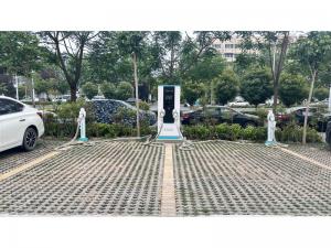 人民西路綠港景城充電樁